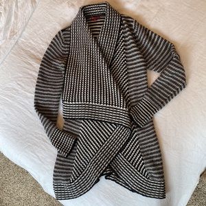 Wool sweater / size S / black and white